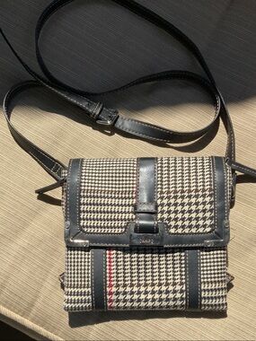 Chaps Plaid Houndstooth Black Red White Shoulder B